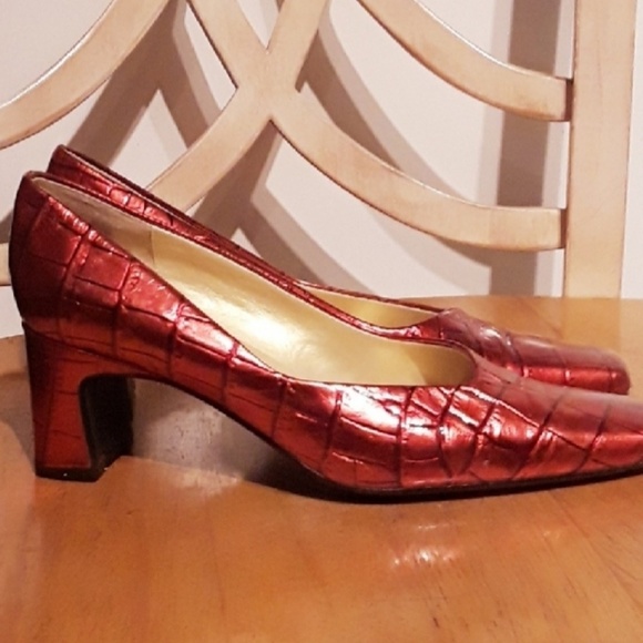 red croc heels